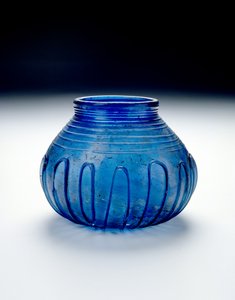 Cuddesdon Bowl ، ربما كنتيش ، أنجلو ساكسوني ، c.600 (زجاج بزخرفة متأخرة)